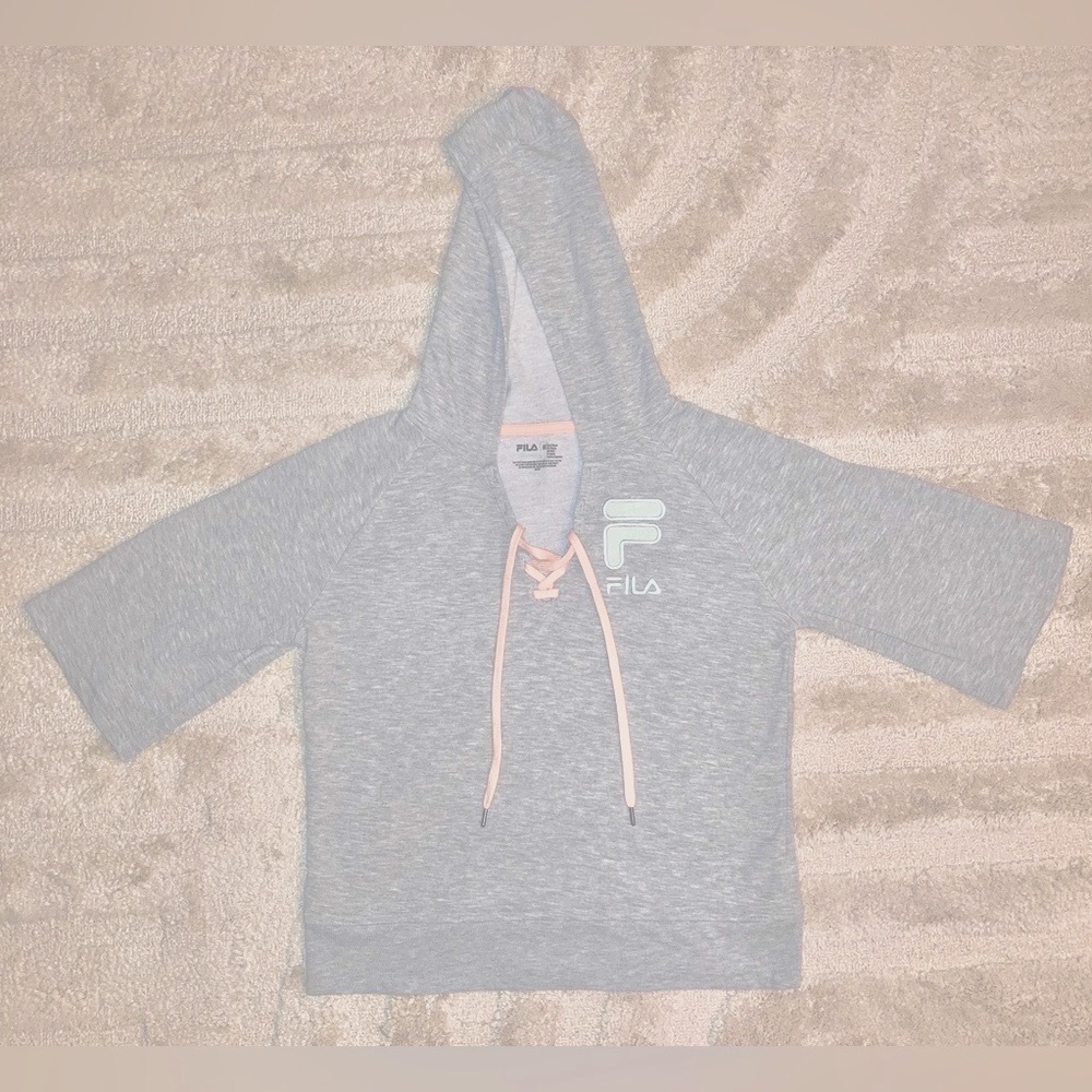 Fila 90s style cropped-sleeve hooded sweatshirt
